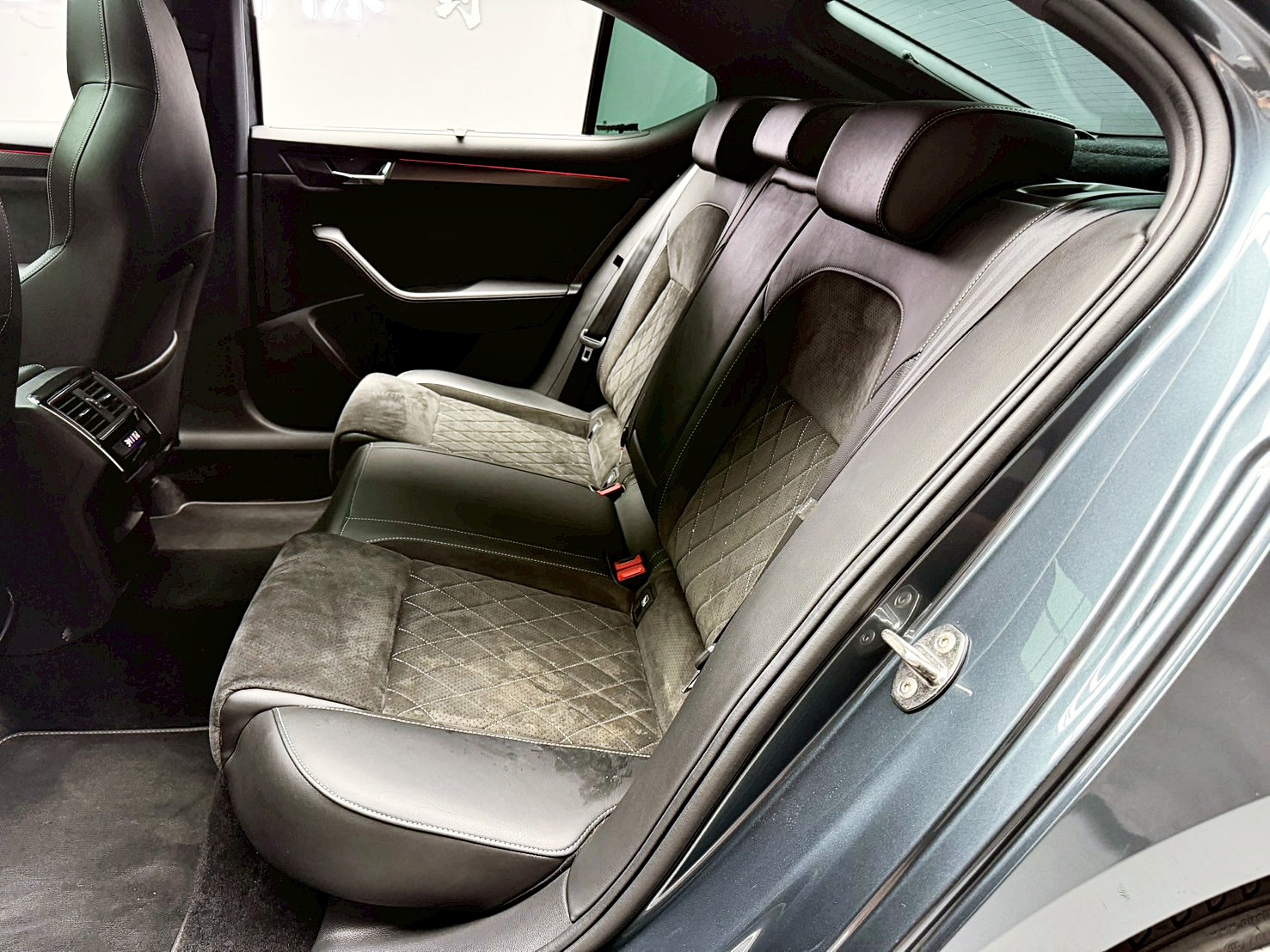 全台到府賞車 2020 Skoda Superb Sport Line 4X4『小李經理』元禾國際車業/中古車/促銷中  第6張相片