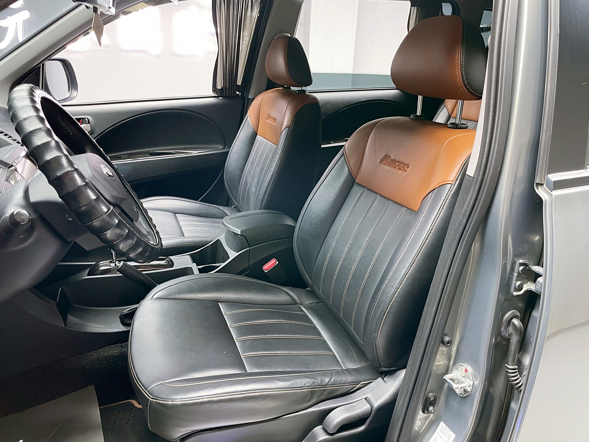 全台到府賞車 2020 Mitsubishi CMC Zinger 精緻型『小李經理』元禾國際車業/中古車/促銷中  第14張相片