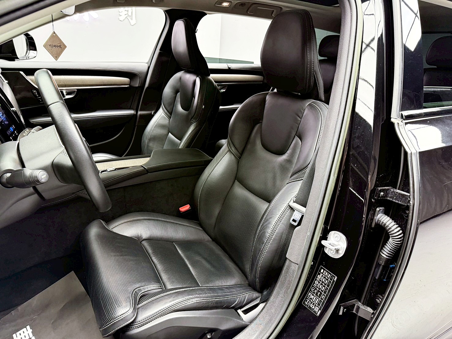 全台到府賞車 2022 Volvo V90 Cross Country B5 Momentum『小李經理』元禾國際車業/中古車/促銷中  第4張相片