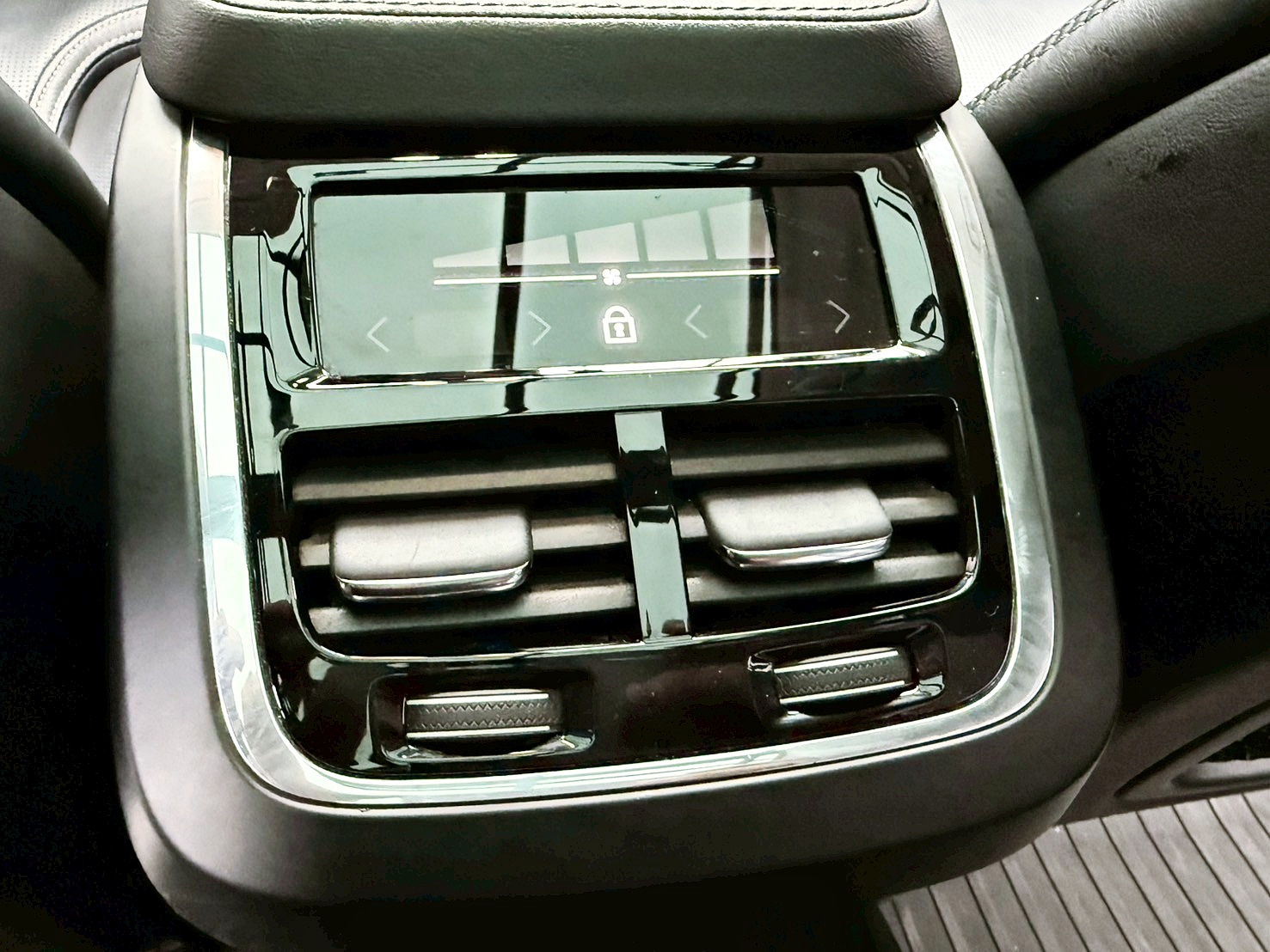 全台到府賞車 2022 Volvo V90 Cross Country B5 Momentum『小李經理』元禾國際車業/中古車/促銷中  第9張相片