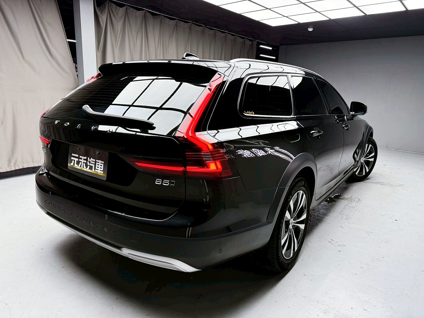 全台到府賞車 2022 Volvo V90 Cross Country B5 Momentum『小李經理』元禾國際車業/中古車/促銷中  第20張相片