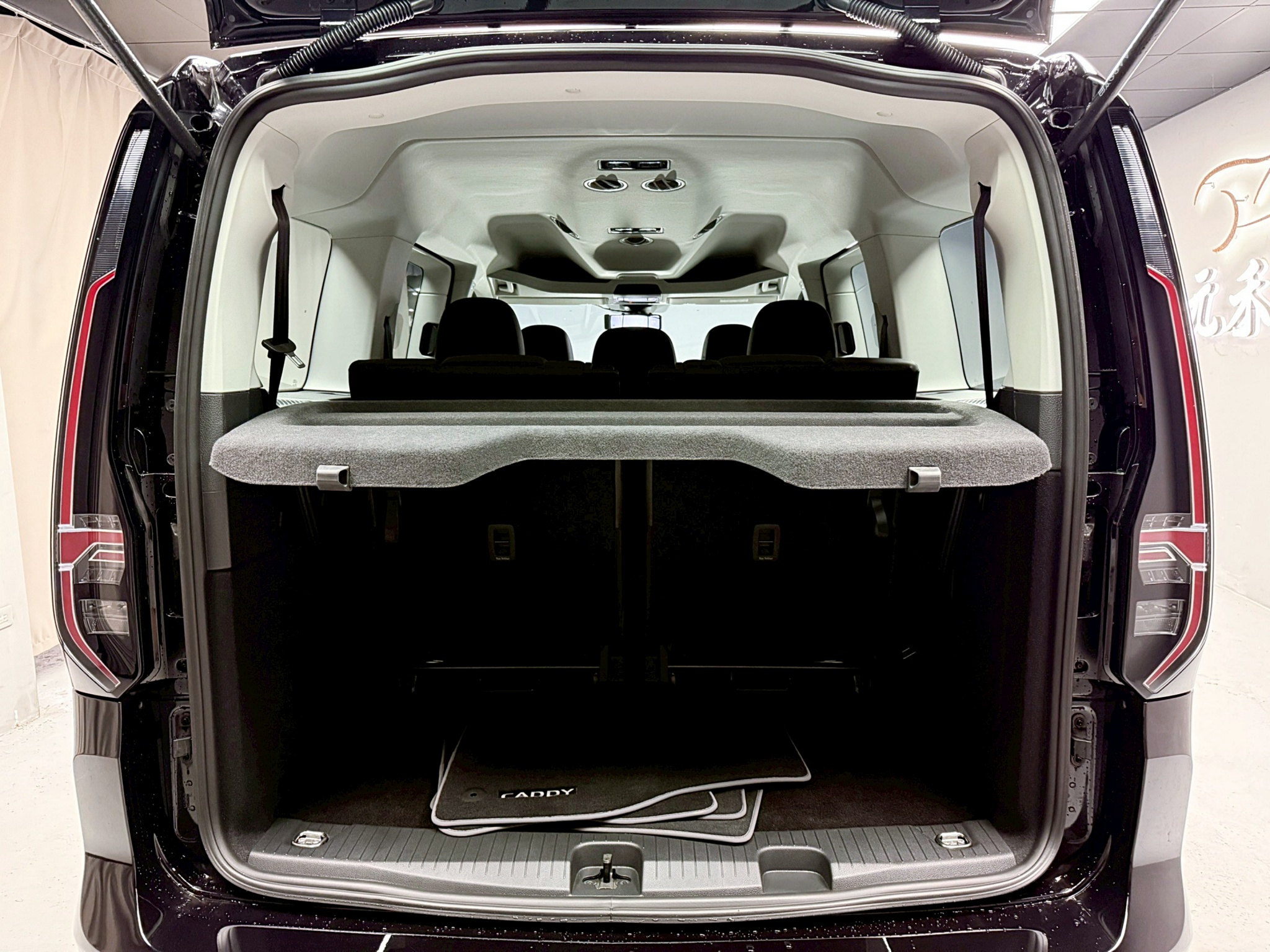 全台到府賞車 2023 Volkswagen Caddy Maxi TDI Life 七人座『小李經理』元禾國際車業/中古車/促銷中  第4張相片