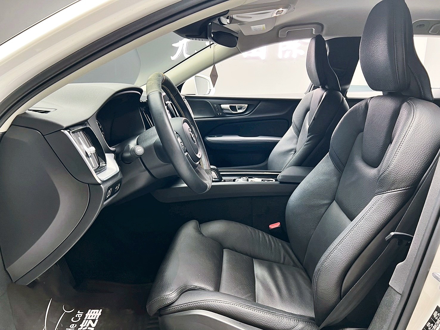 全台到府賞車 2021 Volvo V60 B4 Momentum『小李經理』元禾國際車業/中古車/促銷中  第12張相片