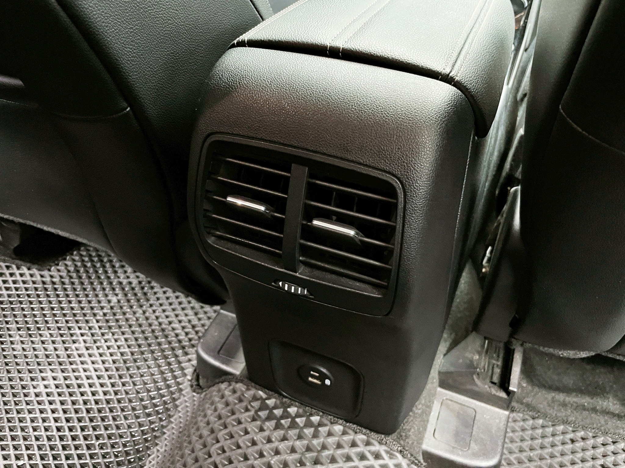 全台到府賞車 2021 Ford Kuga EcoBoost 180匹 時尚型『小李經理』元禾國際車業/中古車/促銷中  第10張相片