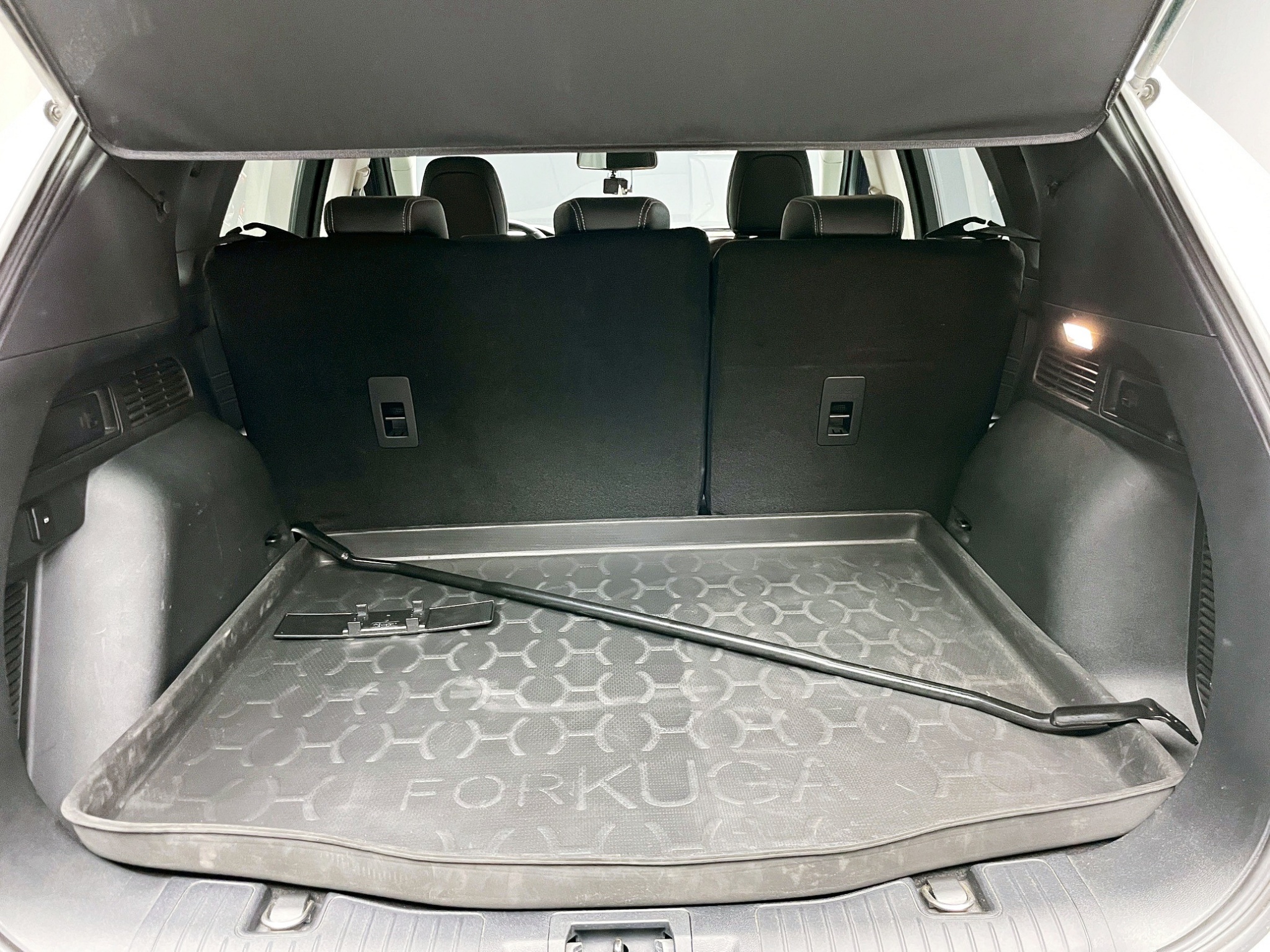 全台到府賞車 2021 Ford Kuga EcoBoost 180匹 時尚型『小李經理』元禾國際車業/中古車/促銷中  第16張相片