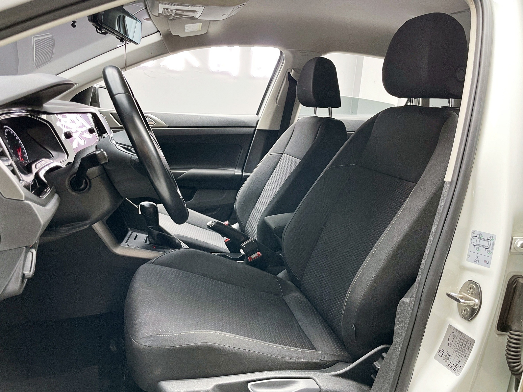 全台到府賞車 2019/20 Volkswagen Polo 230TSI Life『小李經理』元禾國際車業/中古車/促銷中  第13張相片