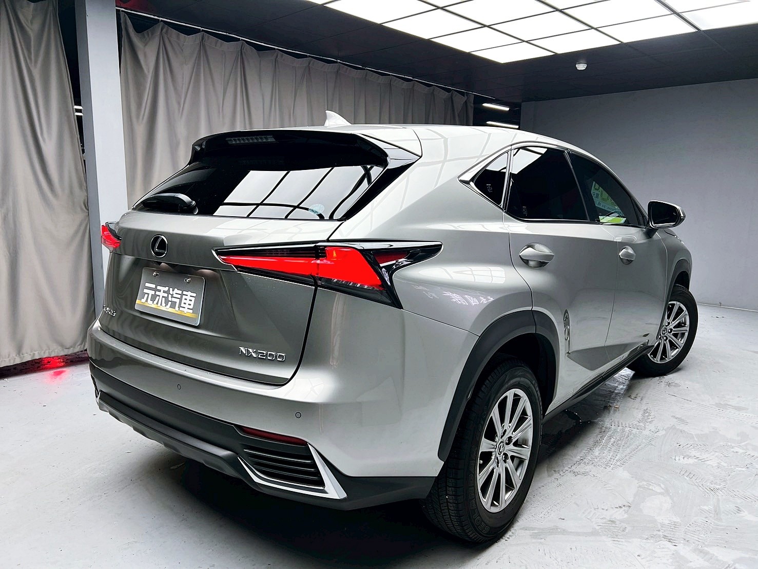 全台到府賞車 2019 Lexus NX200 菁英Plus版『小李經理』元禾國際車業/中古車/促銷中  第18張相片
