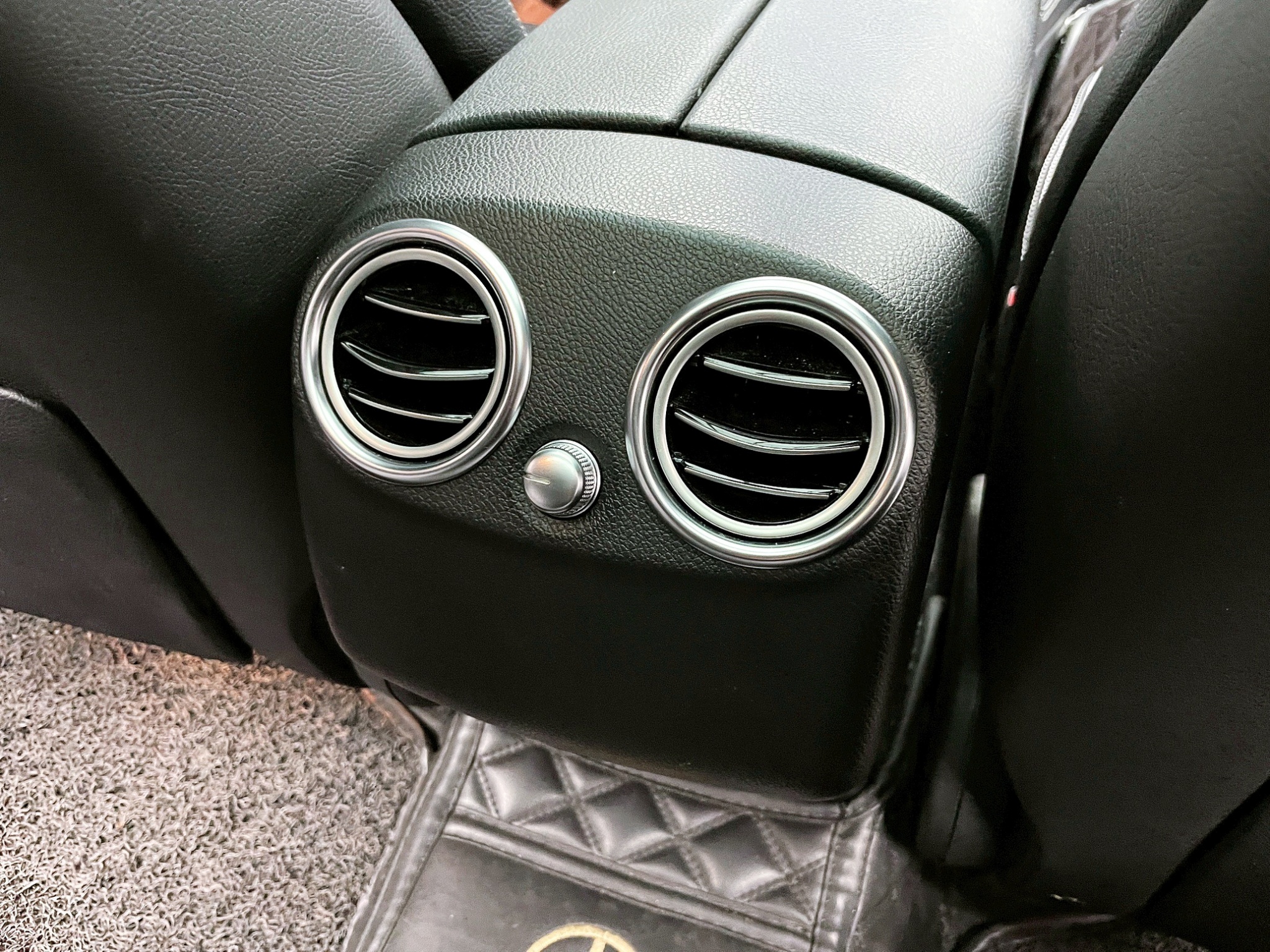 全台到府賞車 2017 Benz GLC300 4MATIC AMG Line X253型『小李經理』元禾國際車業/中古車/促銷中  第13張相片