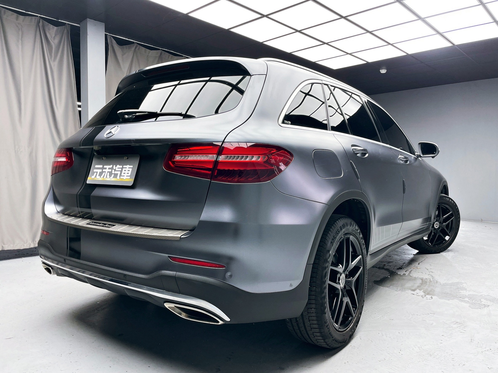 全台到府賞車 2017 Benz GLC300 4MATIC AMG Line X253型『小李經理』元禾國際車業/中古車/促銷中  第19張相片