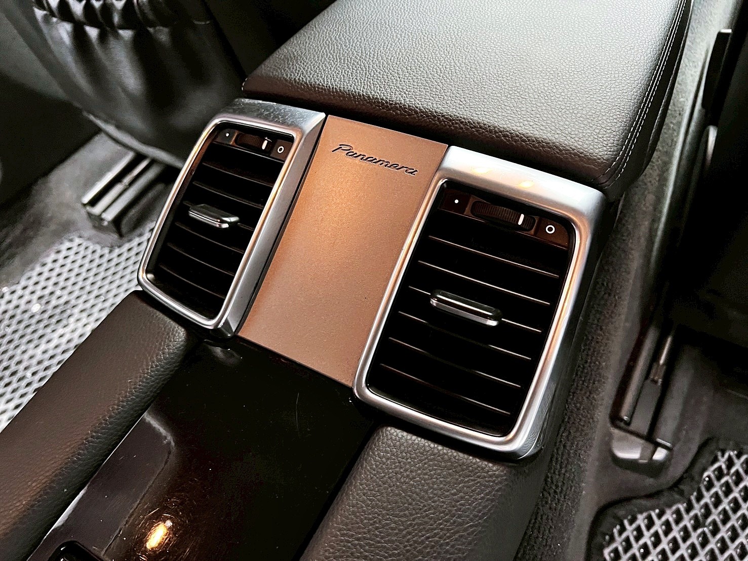 全台到府賞車 2015 Porsche Panamera V6『小李經理』元禾國際車業/中古車/促銷中  第11張相片