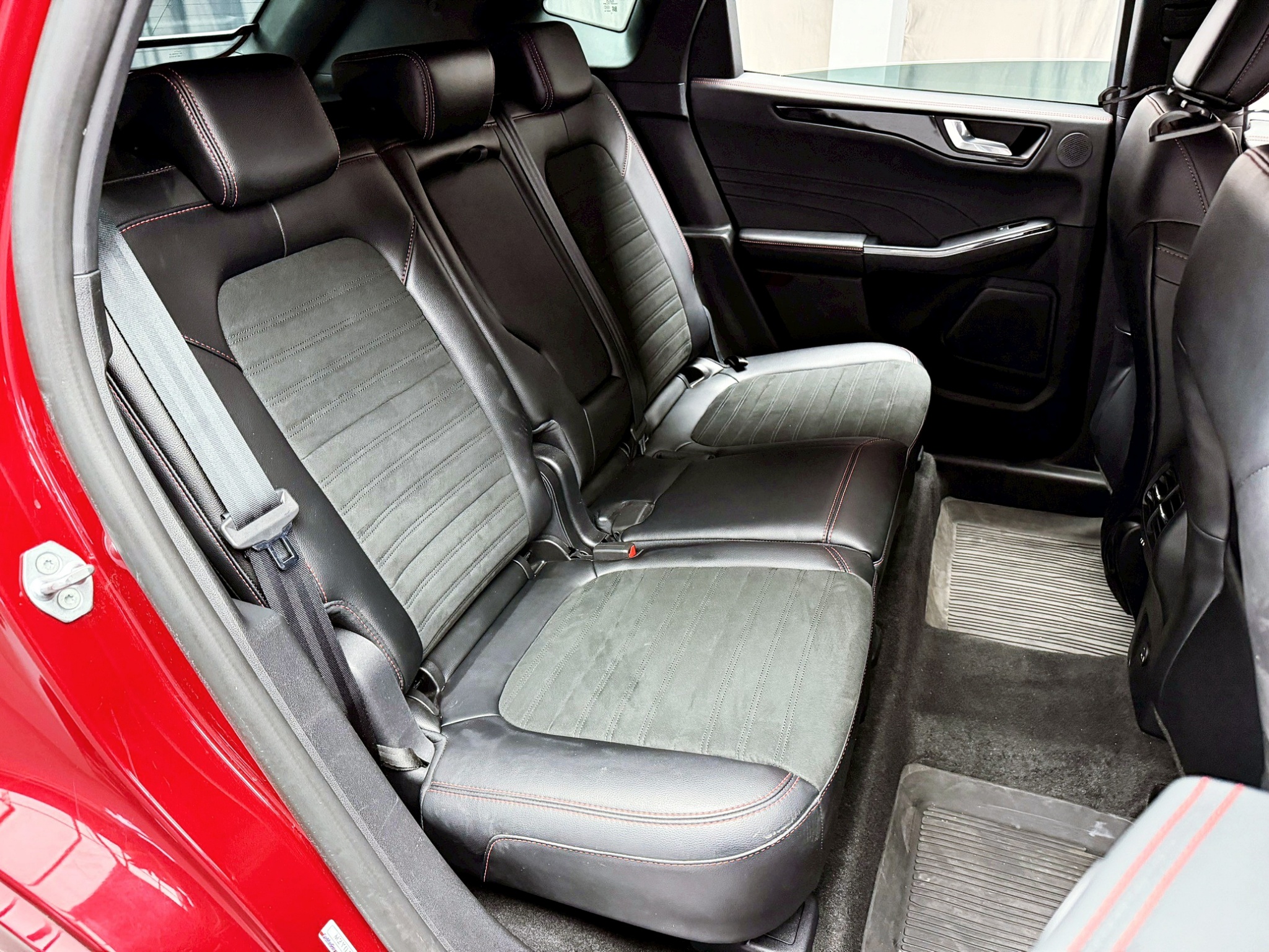 全台到府賞車 2021/22 Ford Kuga EcoBoost 250 AWD ST-Line X『小李經理』元禾國際車業/中古車/促銷中  第7張相片