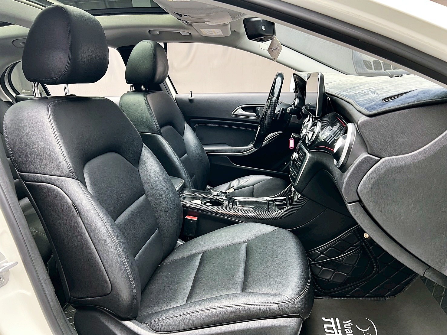 全台到府賞車 2014 Benz GLA250 4MATIC AMG X156型『小李經理』元禾國際車業/中古車/促銷中  第10張相片