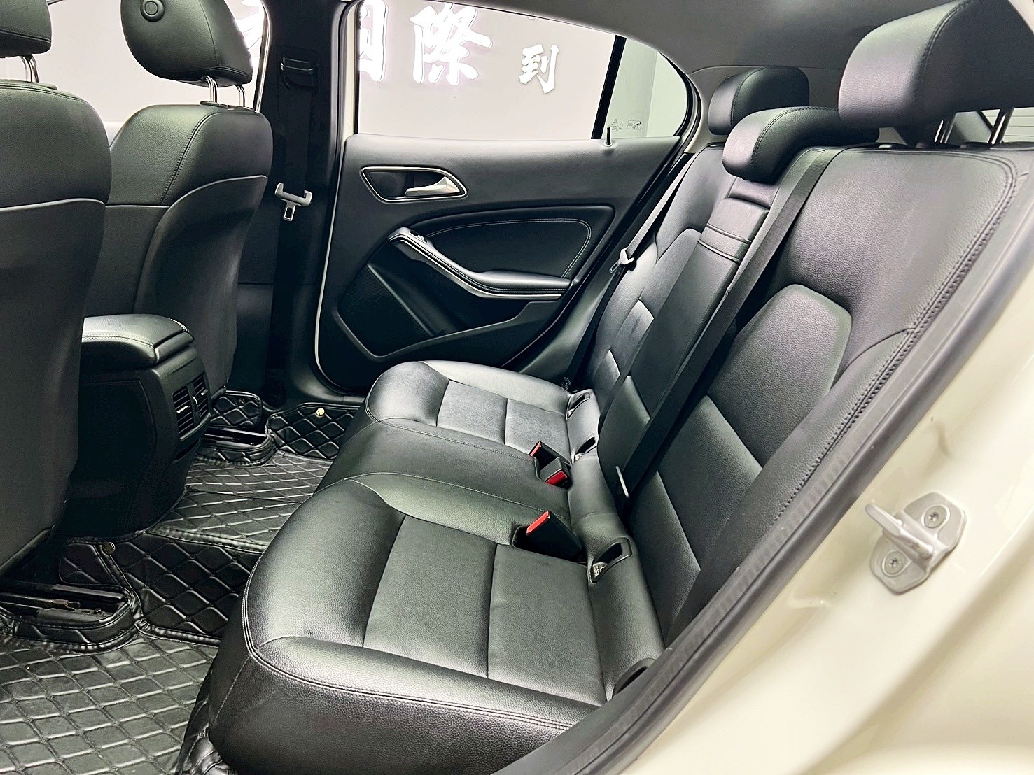 全台到府賞車 2014 Benz GLA250 4MATIC AMG X156型『小李經理』元禾國際車業/中古車/促銷中  第14張相片