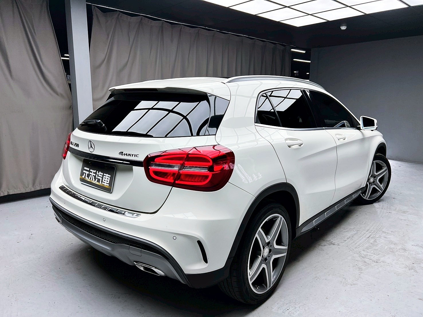 全台到府賞車 2014 Benz GLA250 4MATIC AMG X156型『小李經理』元禾國際車業/中古車/促銷中  第18張相片