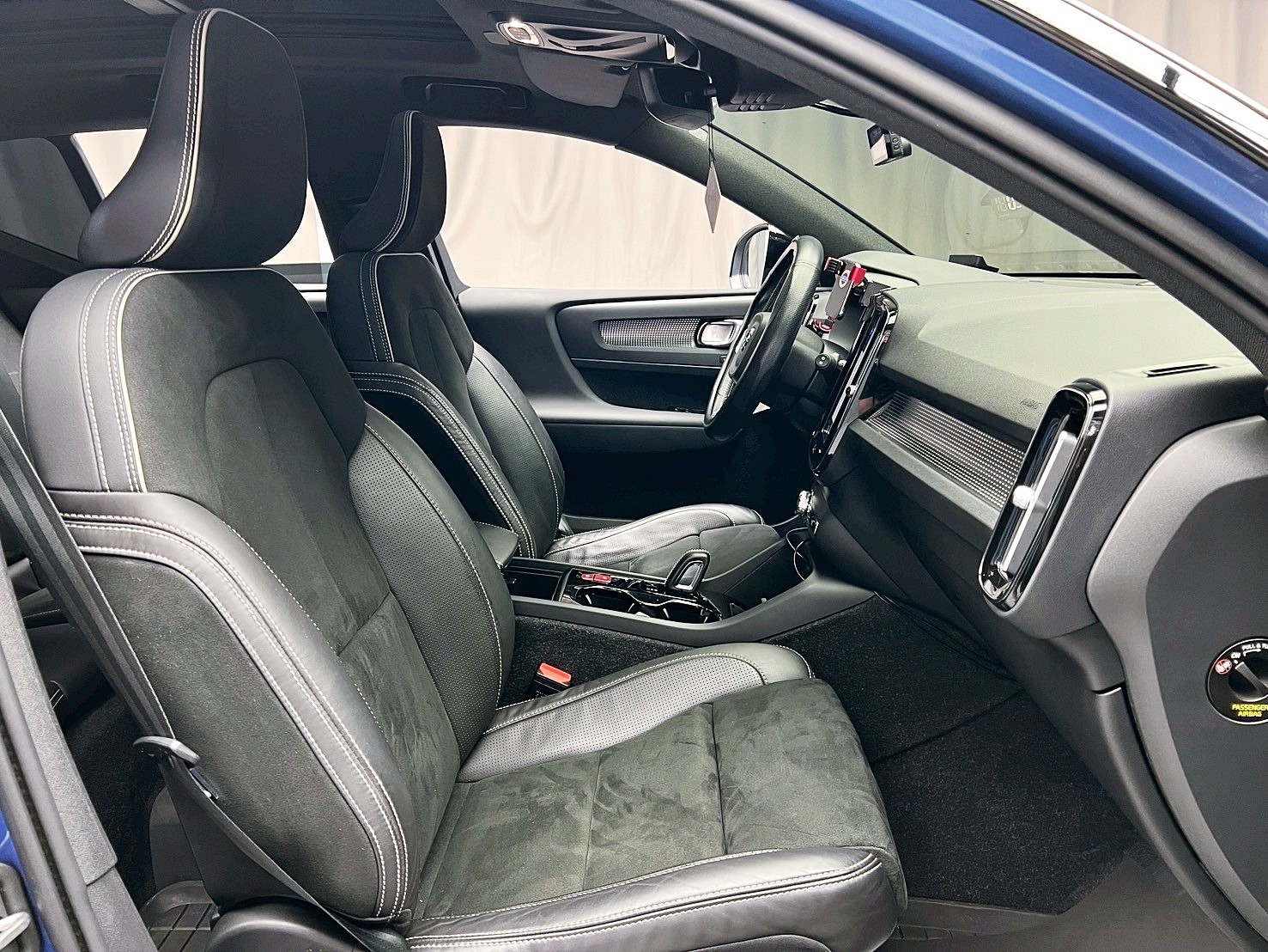 全台到府賞車 2020/21 Volvo XC40 B5 AWD R-Design『小李經理』元禾國際車業/中古車/促銷中  第10張相片