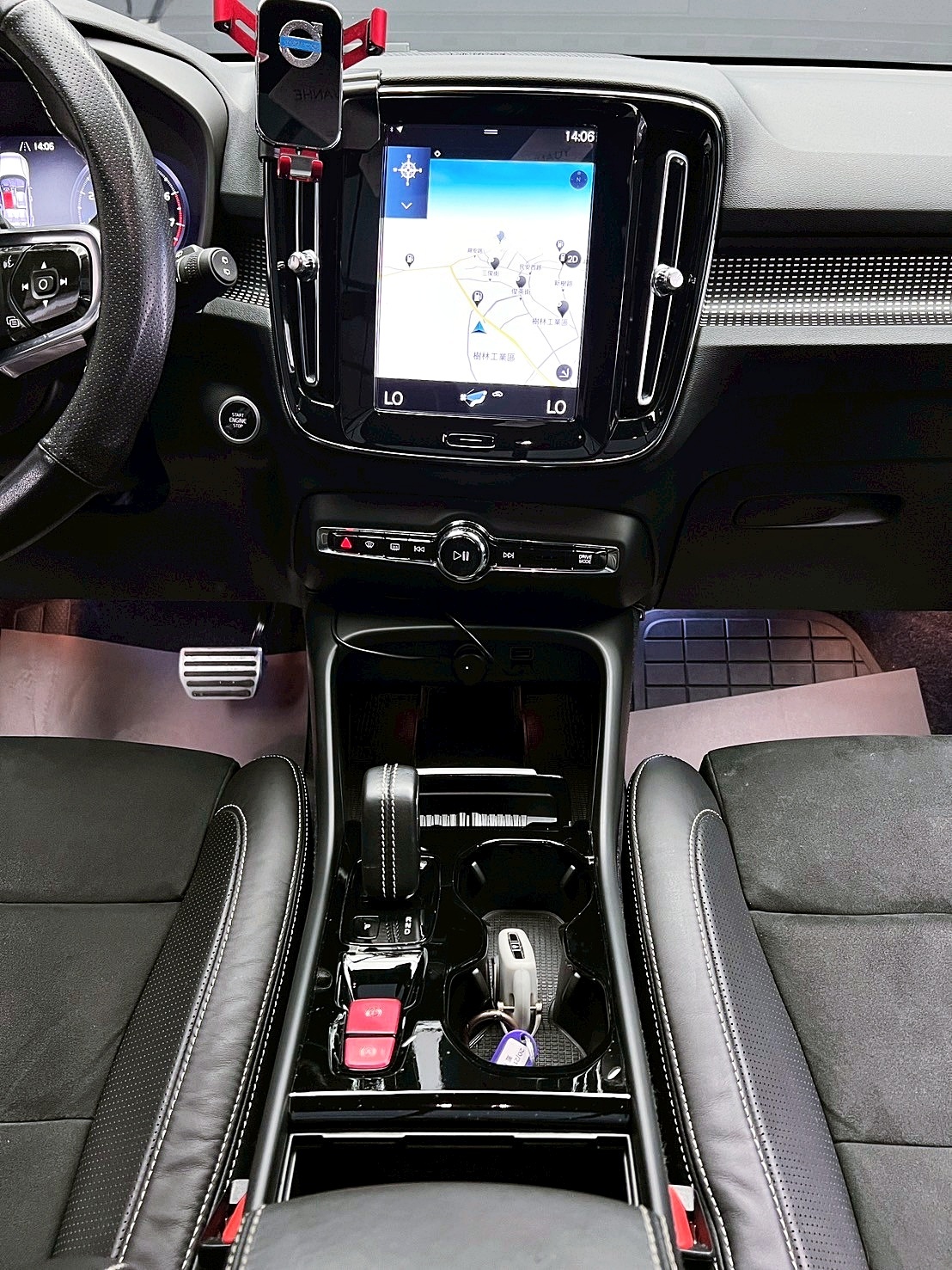 全台到府賞車 2020/21 Volvo XC40 B5 AWD R-Design『小李經理』元禾國際車業/中古車/促銷中  第17張相片