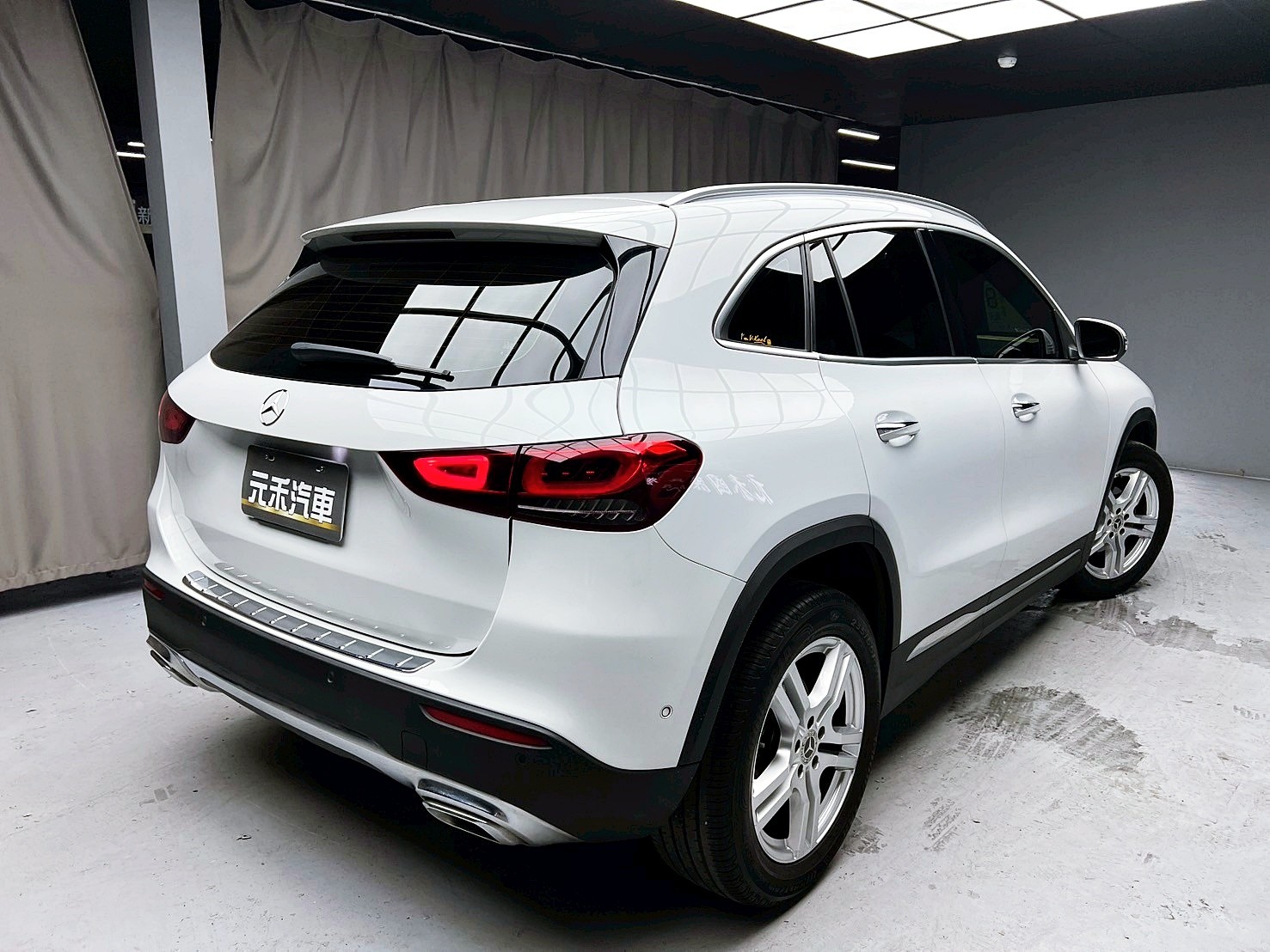 全台到府賞車 2020/21 Benz GLA180 豪華版 H247型『小李經理』元禾國際車業/中古車/促銷中  第17張相片