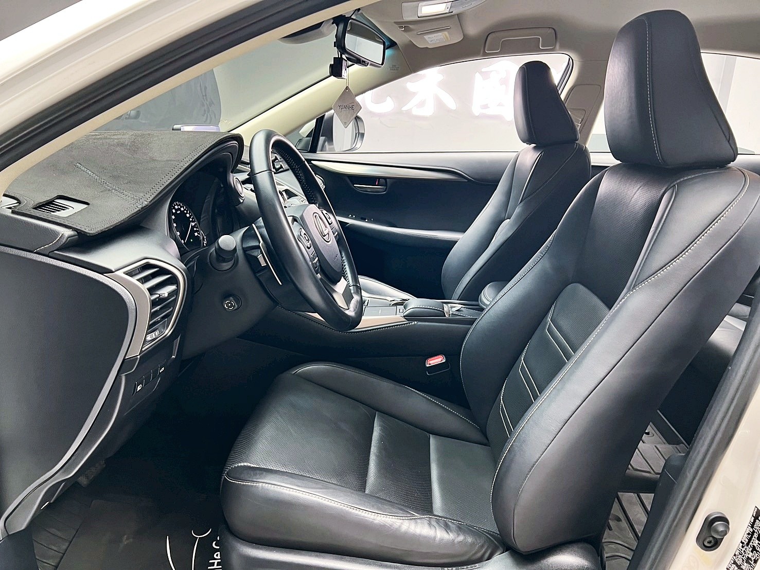 全台到府賞車 2017/18 Lexus NX300 豪華版『小李經理』元禾國際車業/中古車/促銷中  第14張相片