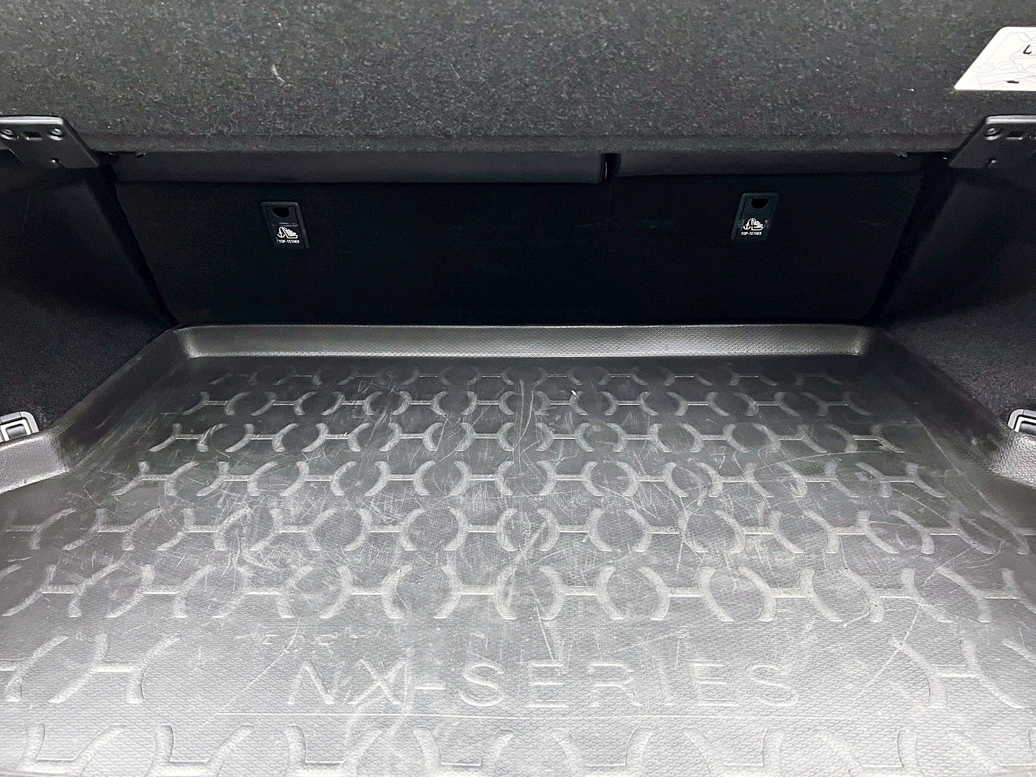 全台到府賞車 2017/18 Lexus NX300 豪華版『小李經理』元禾國際車業/中古車/促銷中  第18張相片