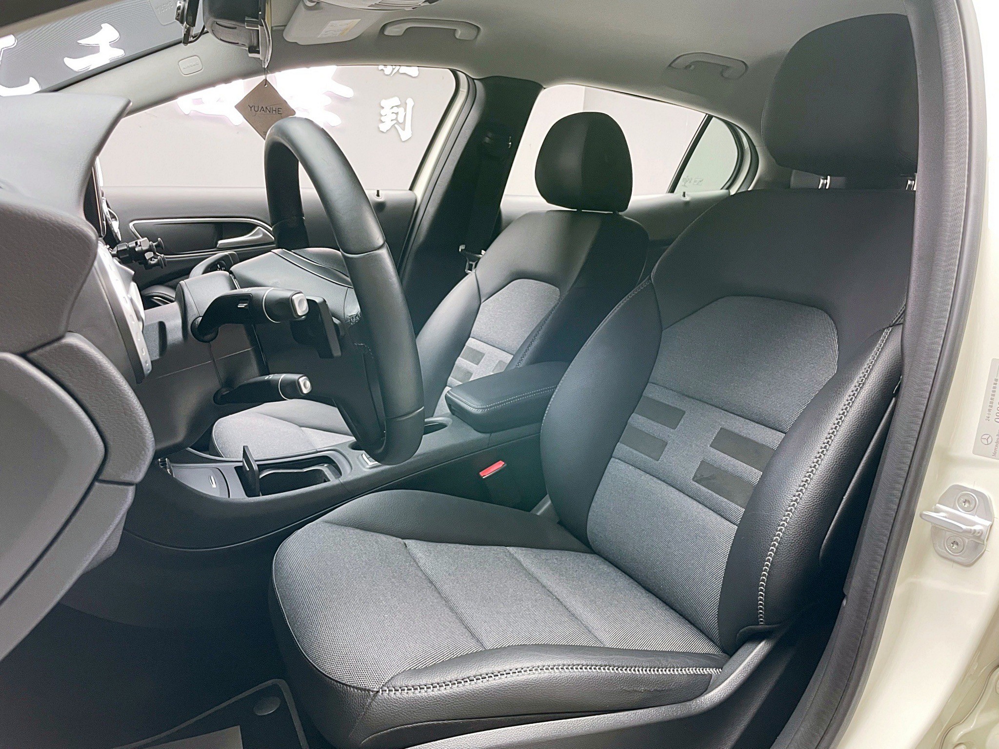 全台到府賞車 2015 Benz GLA180 X156型『小李經理』元禾國際車業/中古車/促銷中  第7張相片