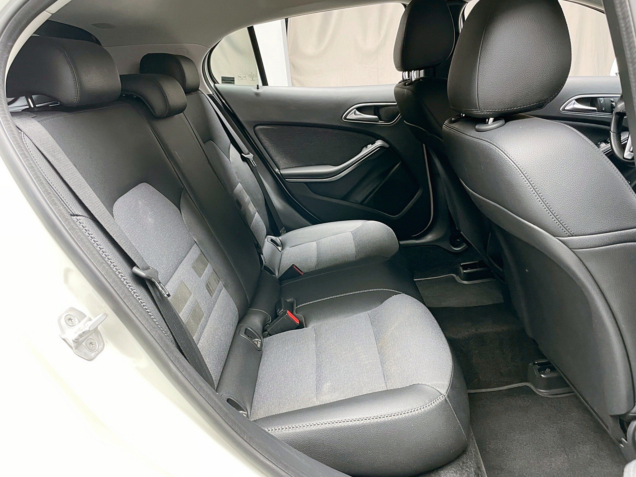 全台到府賞車 2015 Benz GLA180 X156型『小李經理』元禾國際車業/中古車/促銷中  第9張相片