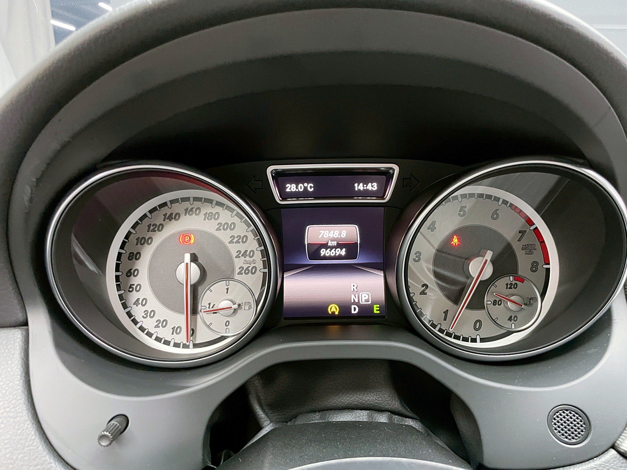 全台到府賞車 2015 Benz GLA180 X156型『小李經理』元禾國際車業/中古車/促銷中  第14張相片