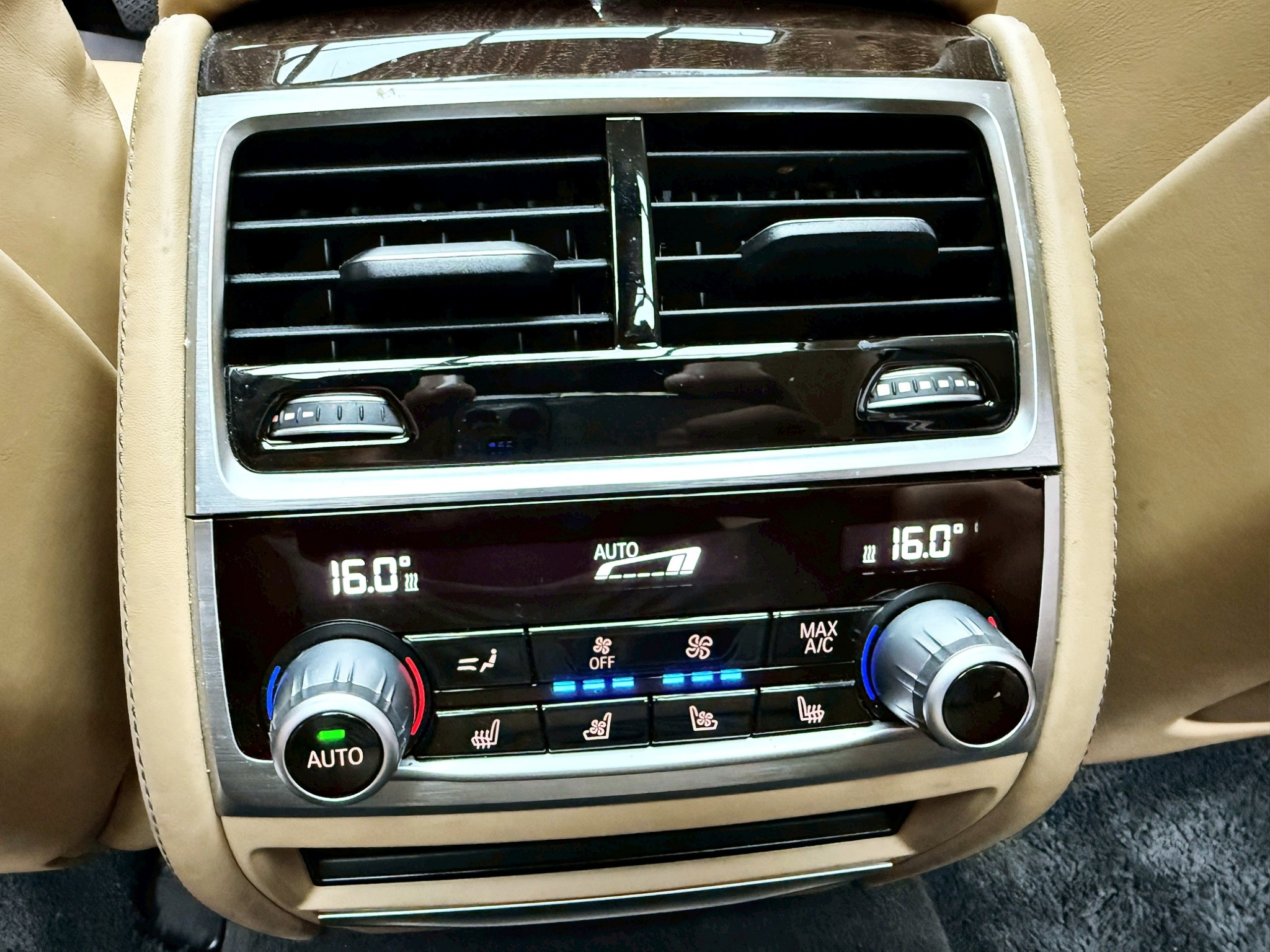 全台到府賞車 2015/16 BMW 740Li Luxury G12型『小李經理』元禾國際車業/中古車/促銷中  第9張相片