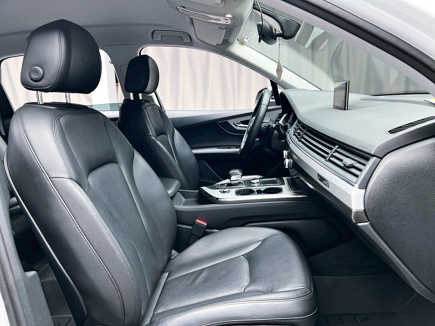 全台到府賞車 2017 Audi Q7 40TFSI Quattro Luxury 七人座『小李經理』元禾國際車業/中古車/促銷中  第10張相片