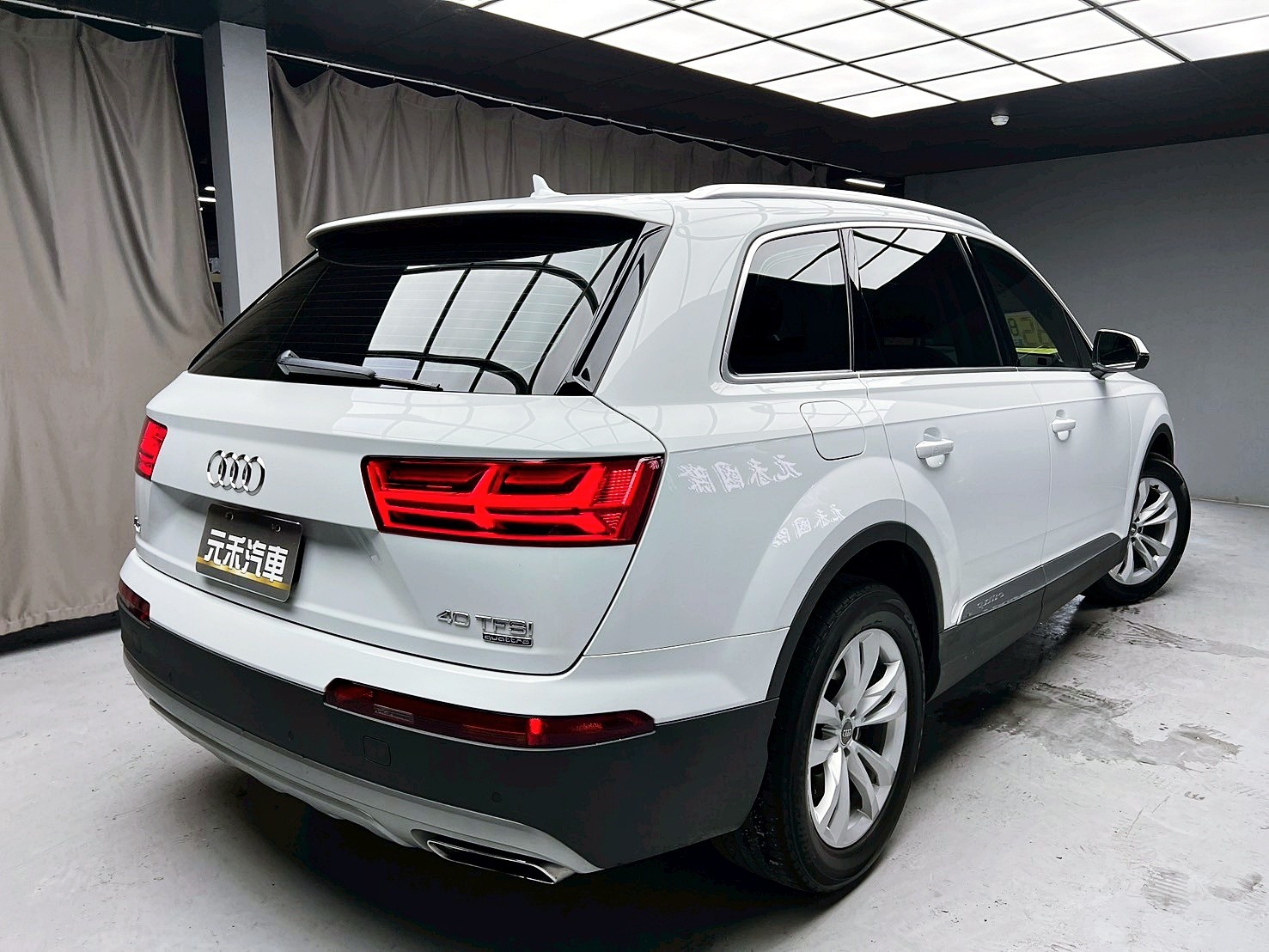 全台到府賞車 2017 Audi Q7 40TFSI Quattro Luxury 七人座『小李經理』元禾國際車業/中古車/促銷中  第18張相片