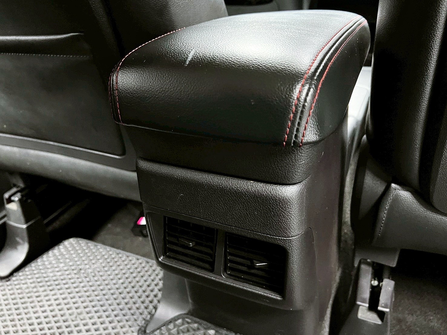 全台到府賞車 2018 Mitsubishi Outlander 五人座安全型『小李經理』元禾國際車業/中古車/促銷中  第11張相片