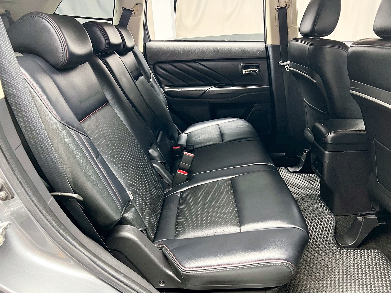 全台到府賞車 2018 Mitsubishi Outlander 五人座安全型『小李經理』元禾國際車業/中古車/促銷中  第12張相片