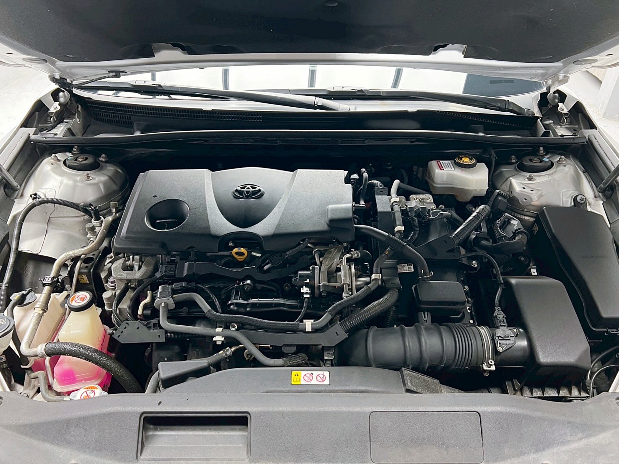 全台到府賞車 2018/19 Toyota Camry Hybrid 尊爵版『小李經理』元禾國際車業/中古車/促銷中  第15張相片