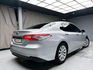全台到府賞車 2018/19 Toyota Camry Hybrid 尊爵版『小李經理』元禾國際車業/中古車/促銷中  第17張縮圖