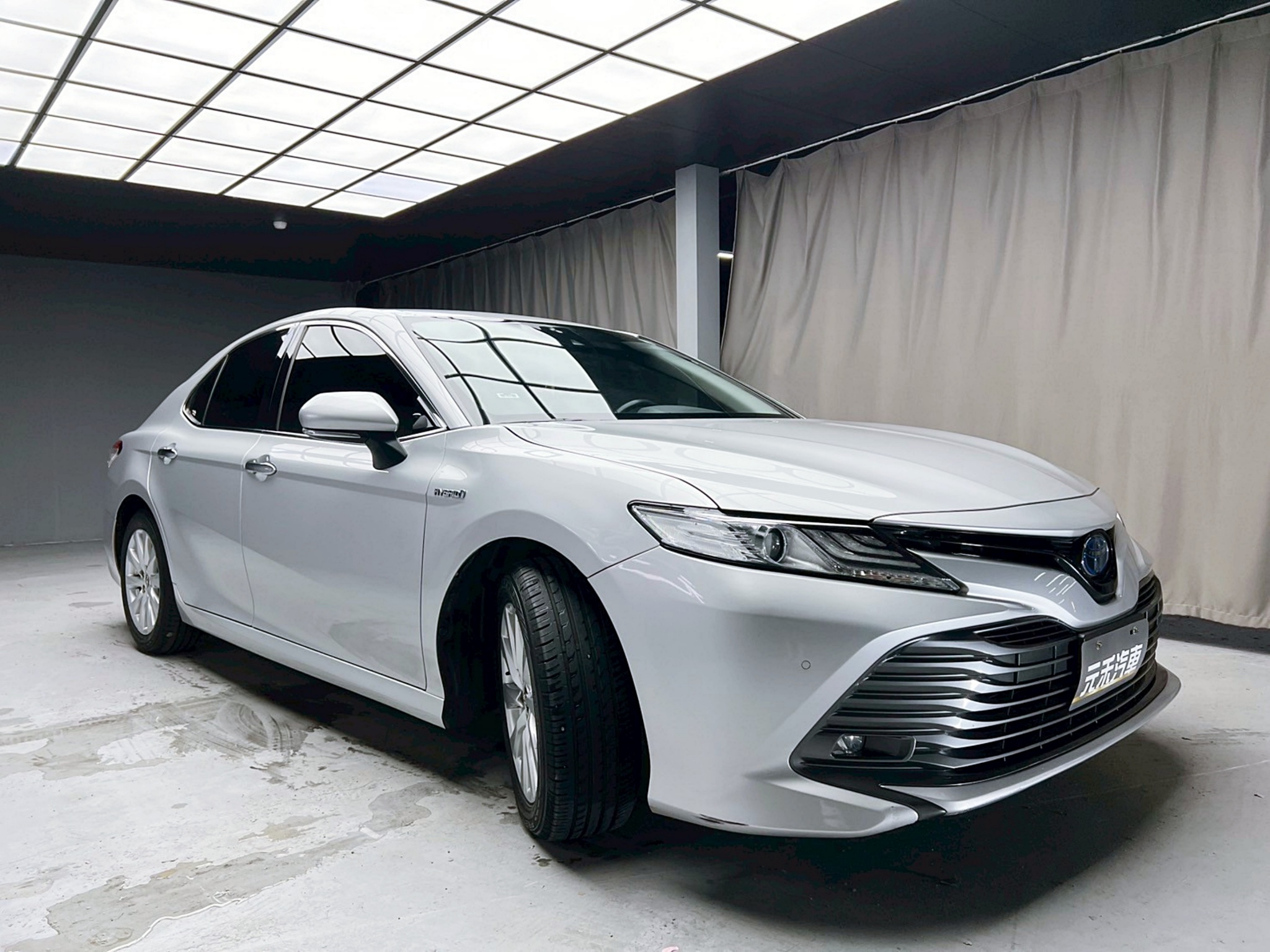 全台到府賞車 2018/19 Toyota Camry Hybrid 尊爵版『小李經理』元禾國際車業/中古車/促銷中  第18張相片