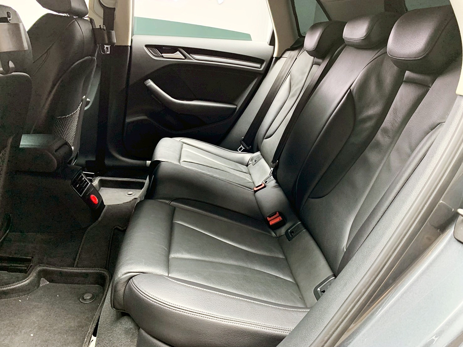 全台到府賞車 2014/15 Audi A3 Sportback 35TFSI COD『小李經理』元禾國際車業/中古車/促銷中  第13張相片