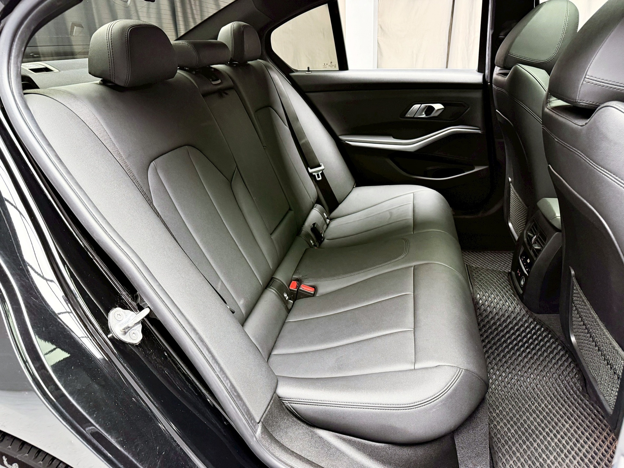 全台到府賞車 2019 BMW 330i Sedan G20型『小李經理』元禾國際車業/中古車/促銷中  第8張相片