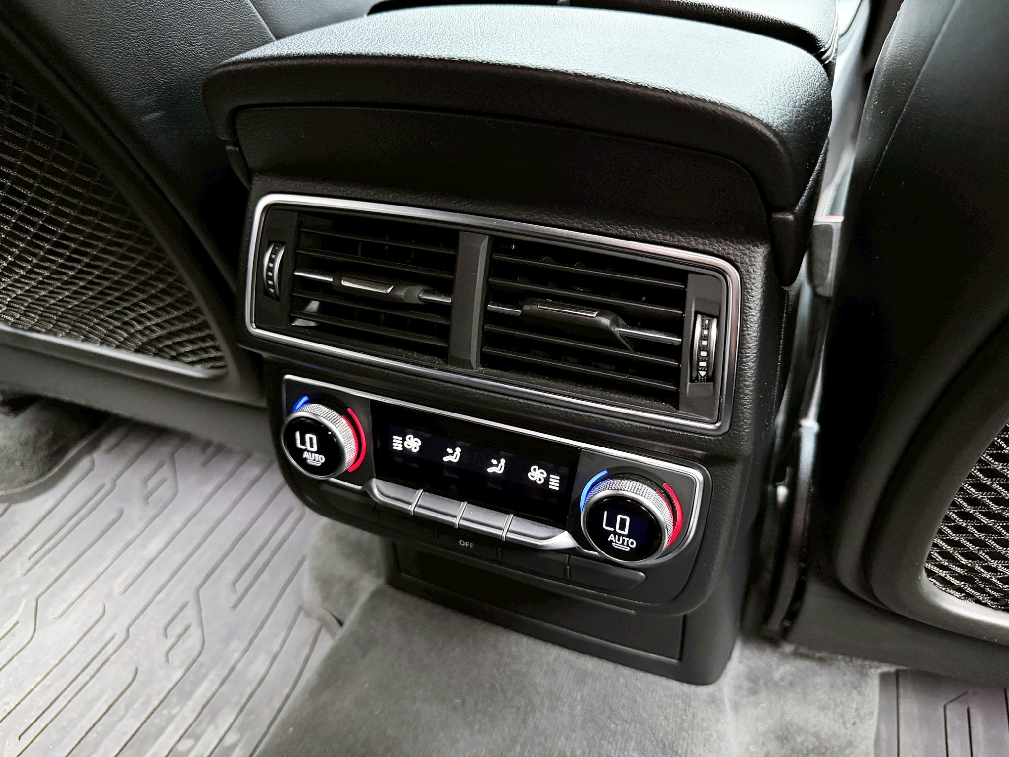 全台到府賞車 2016/17 Audi Q7 45TDI Quattro 七人座『小李經理』元禾國際車業/中古車/促銷中  第13張相片