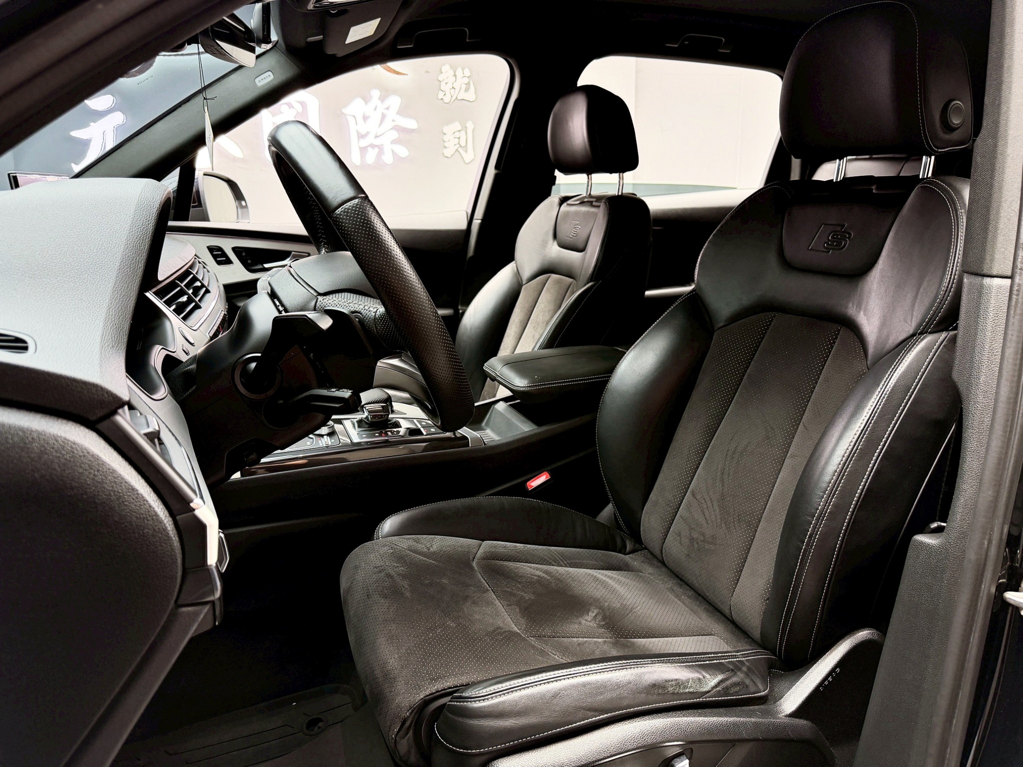 全台到府賞車 2016/17 Audi Q7 45TDI Quattro 七人座『小李經理』元禾國際車業/中古車/促銷中  第16張相片