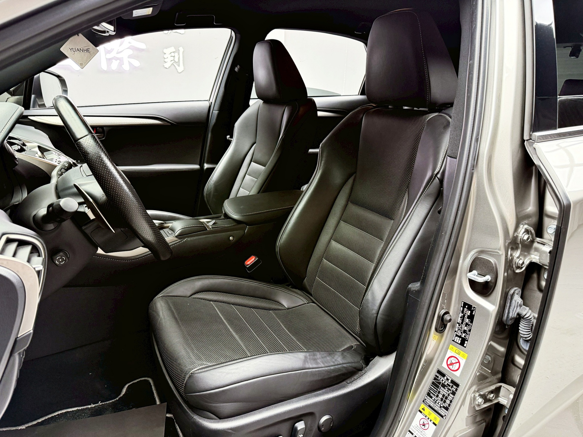 全台到府賞車 2017/18 Lexus NX300 F-Sport『小李經理』元禾國際車業/中古車/促銷中  第6張相片