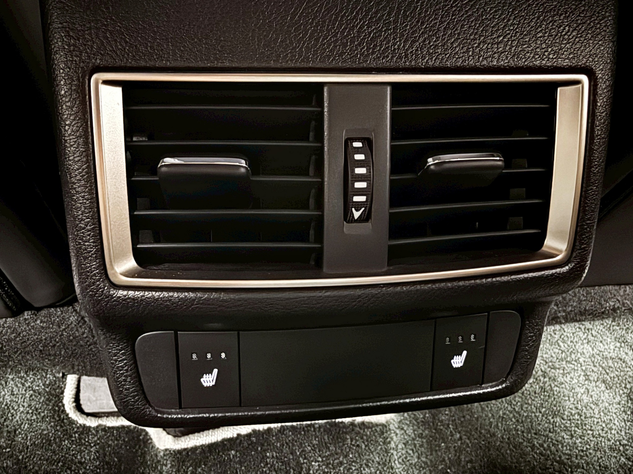 全台到府賞車 2017/18 Lexus NX300 F-Sport『小李經理』元禾國際車業/中古車/促銷中  第10張相片