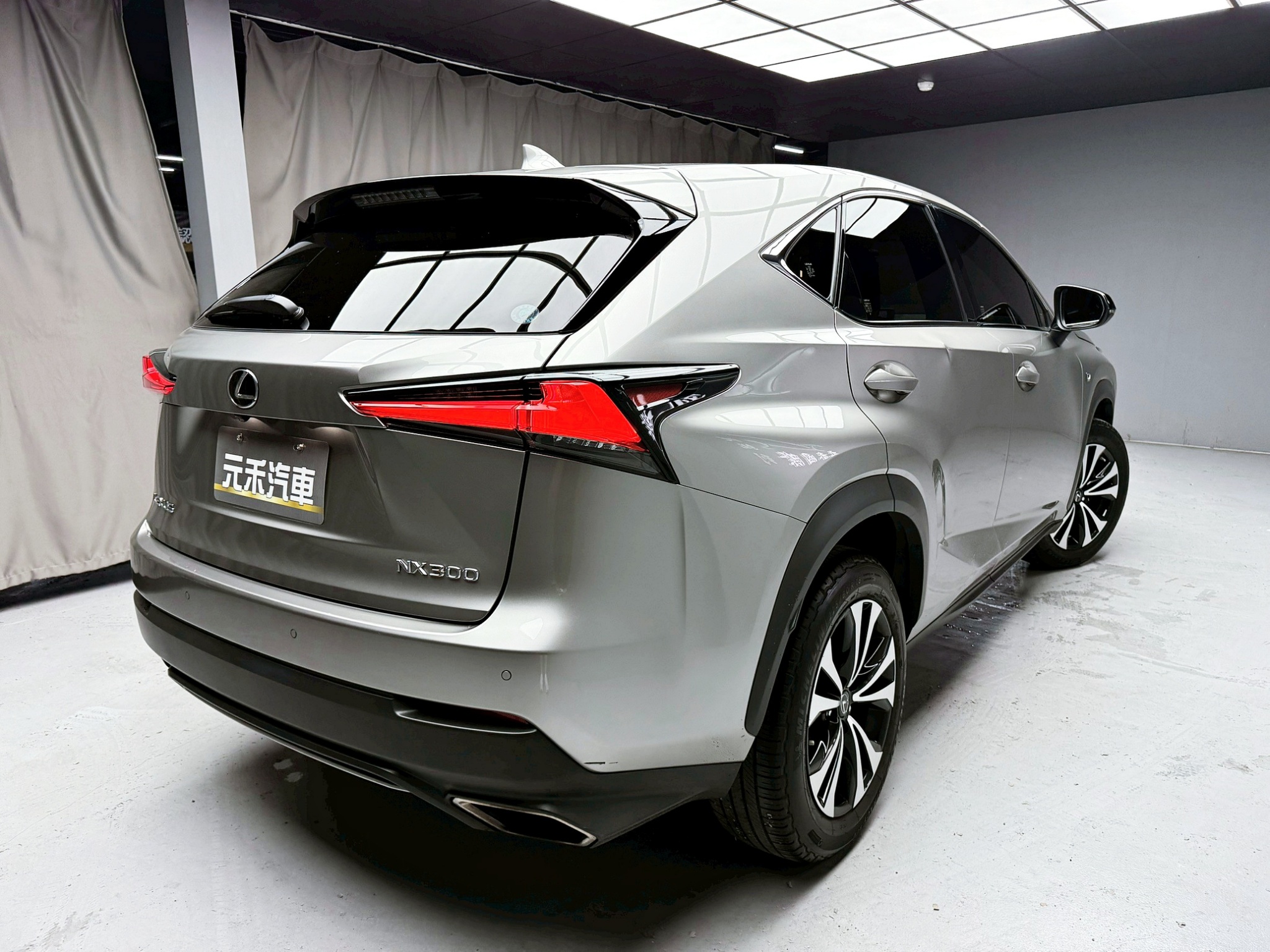 全台到府賞車 2017/18 Lexus NX300 F-Sport『小李經理』元禾國際車業/中古車/促銷中  第20張相片