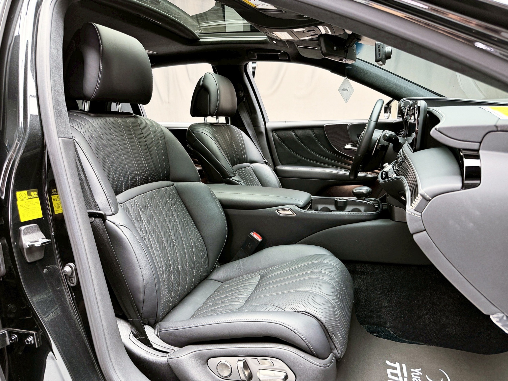 全台到府賞車 2021/22 Lexus LS500h 頂級版『小李經理』元禾國際車業/中古車/促銷中  第13張相片