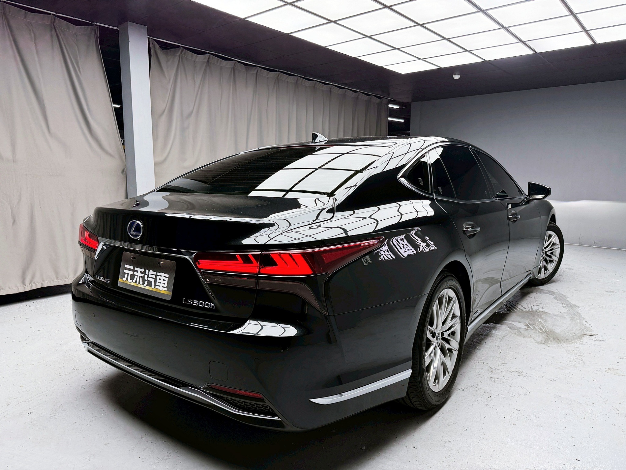 全台到府賞車 2021/22 Lexus LS500h 頂級版『小李經理』元禾國際車業/中古車/促銷中  第19張相片