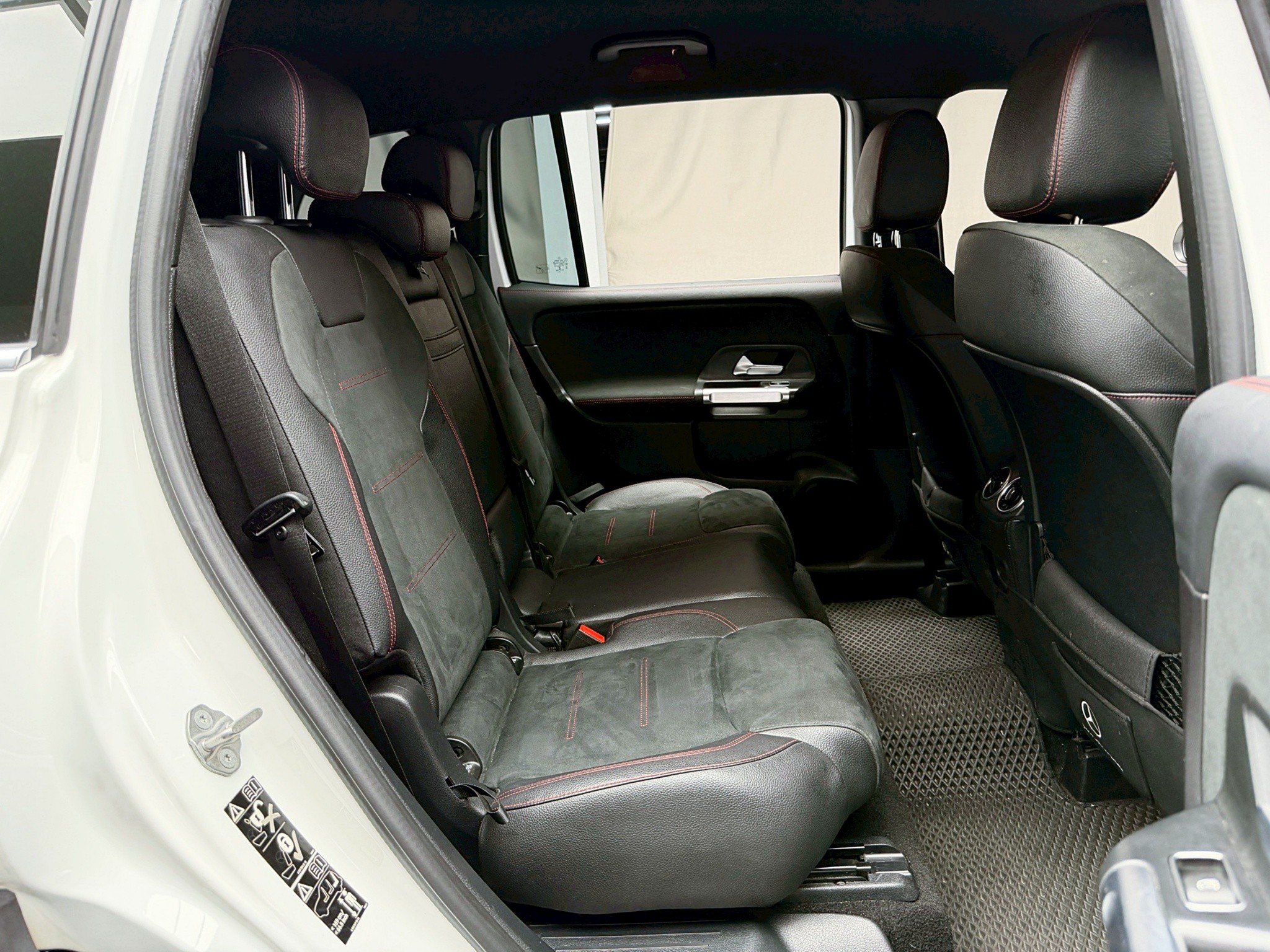 全台到府賞車 2021 Benz GLB200 七人座 X247型『小李經理』元禾國際車業/中古車/促銷中  第9張相片