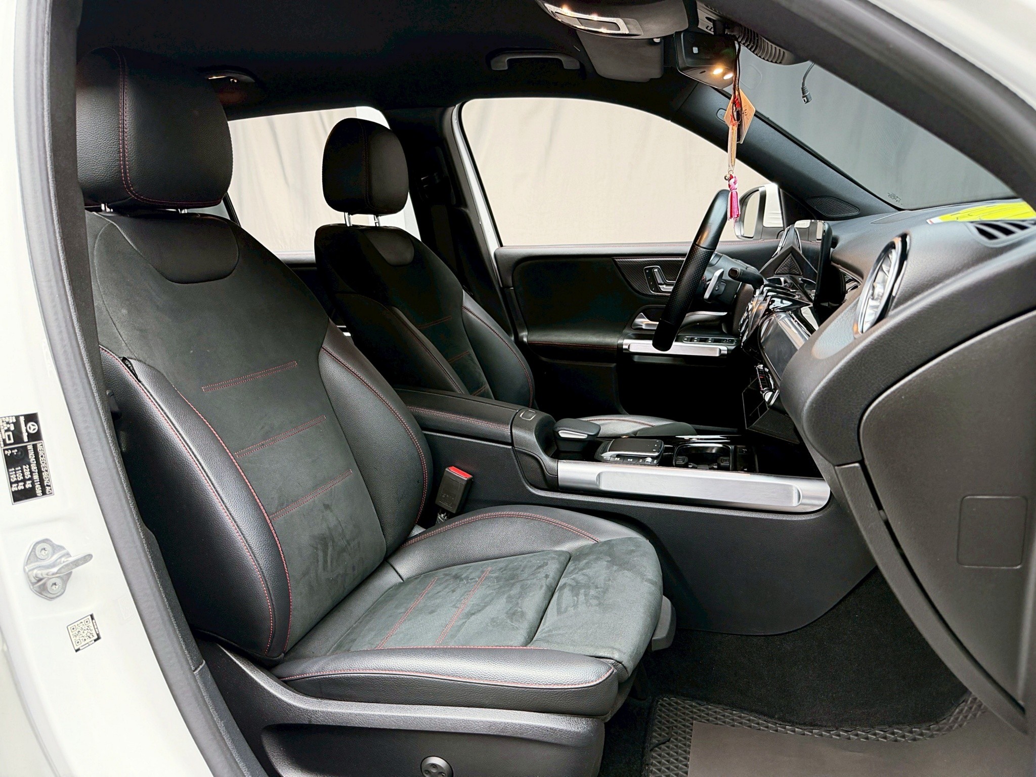 全台到府賞車 2021 Benz GLB200 七人座 X247型『小李經理』元禾國際車業/中古車/促銷中  第10張相片