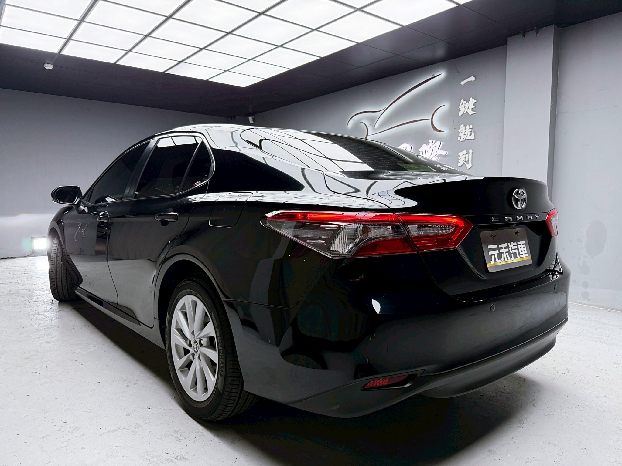 全台到府賞車 2021 Toyota Camry 豪華版『小李經理』元禾國際車業/中古車/促銷中  第3張相片