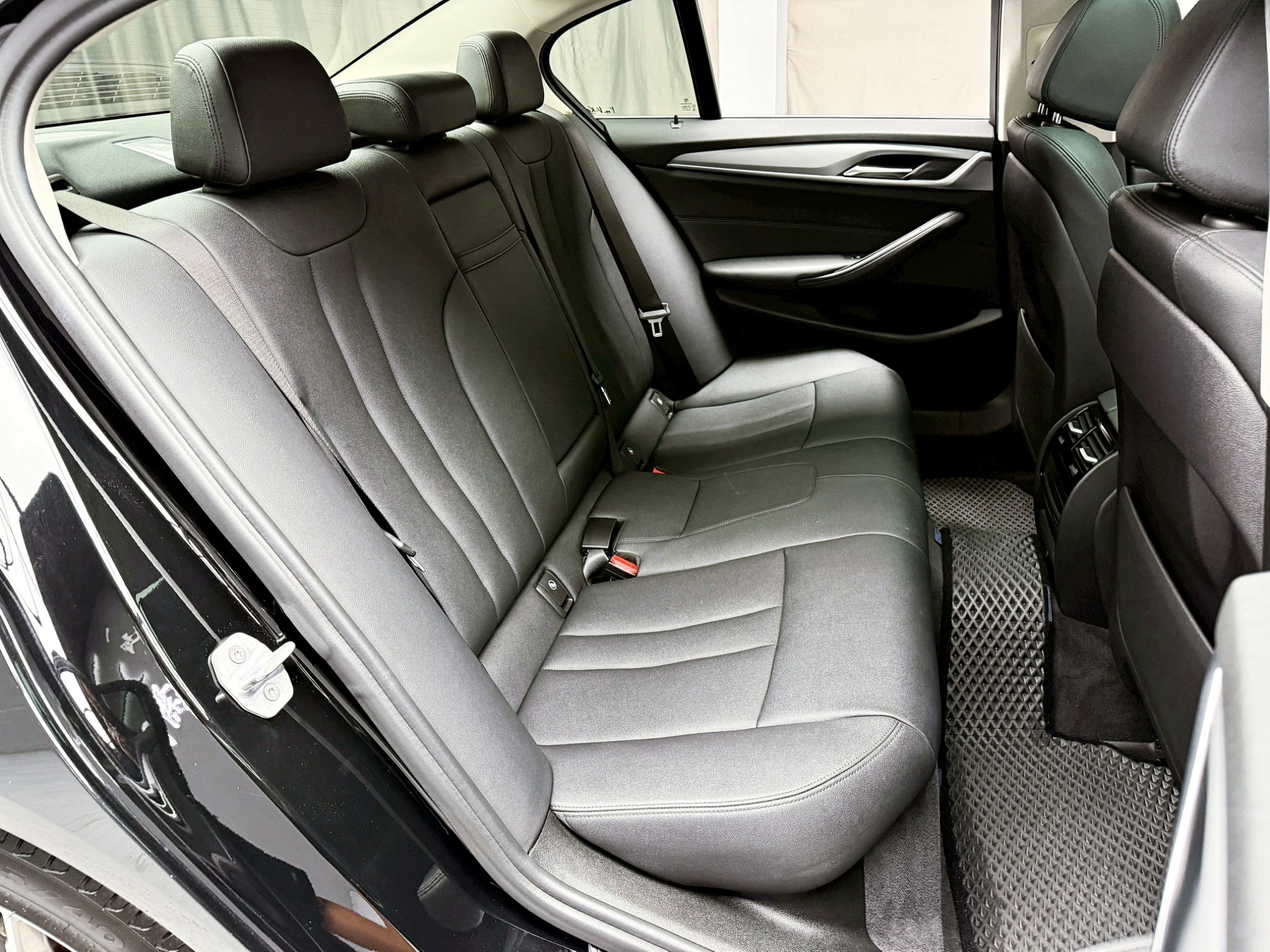 全台到府賞車 2017 BMW 530i Sedan G30型『小李經理』元禾國際車業/中古車/促銷中  第7張相片