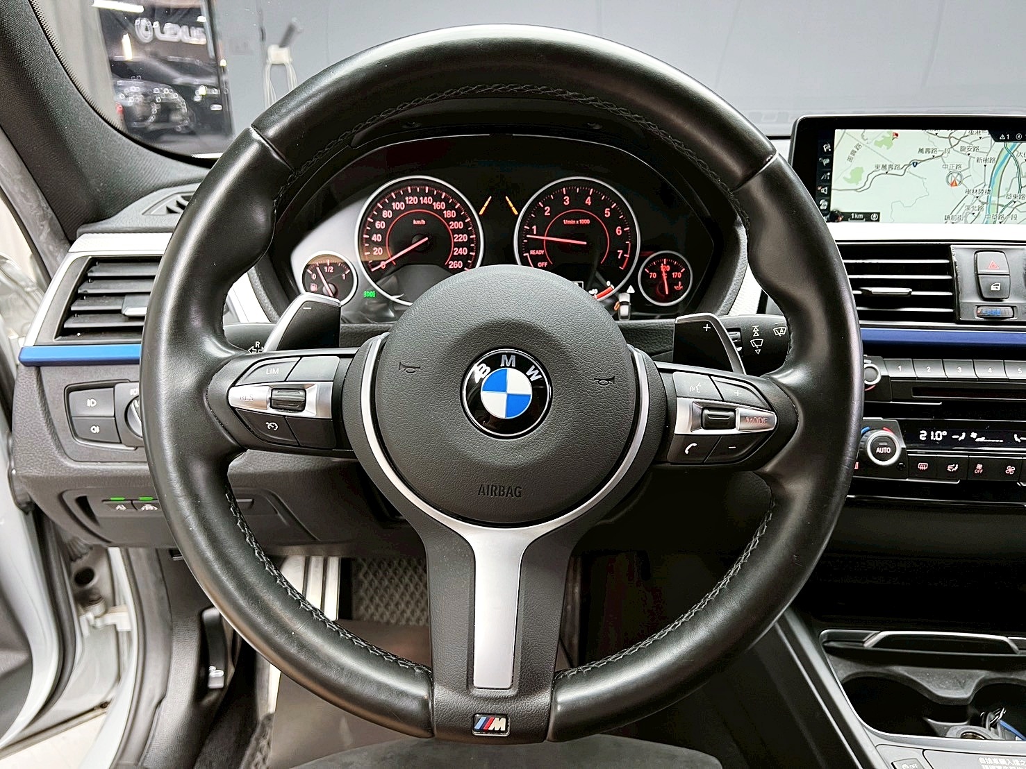 全台到府賞車 2017 BMW 320i Sedan M-Sport F30型『小李經理』元禾國際車業/中古車/促銷中  第7張相片