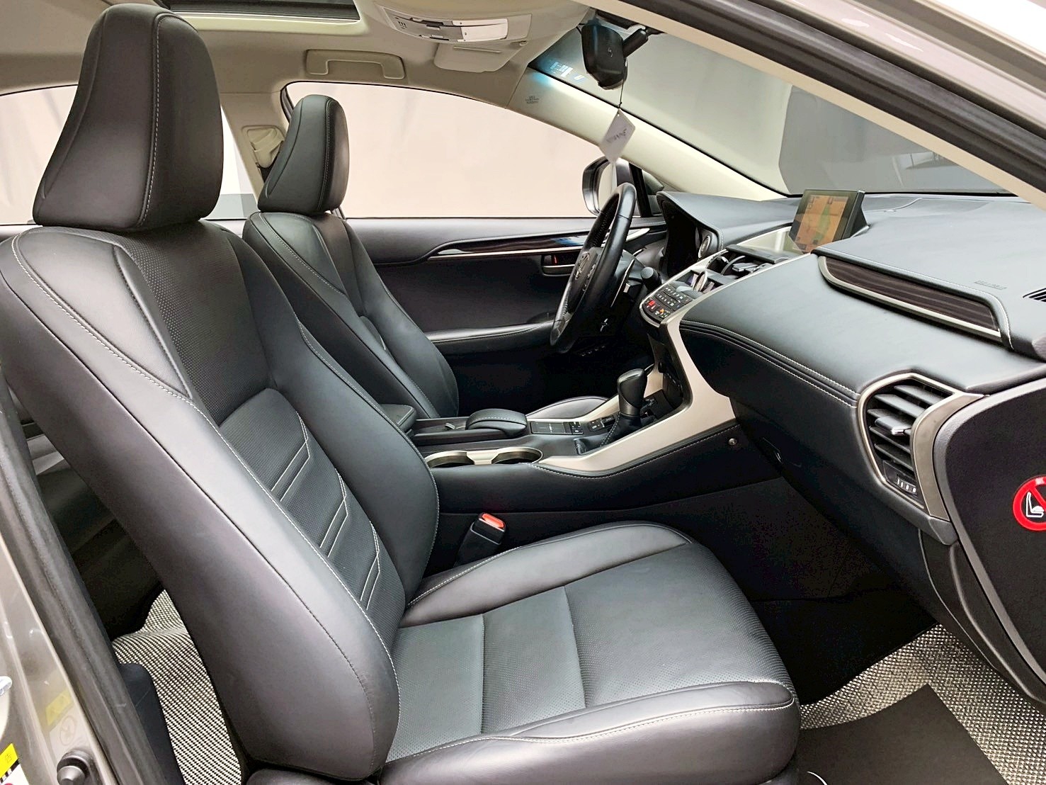 全台到府賞車 2015 Lexus NX200t 頂級版『小李經理』元禾國際車業/中古車/促銷中  第12張相片