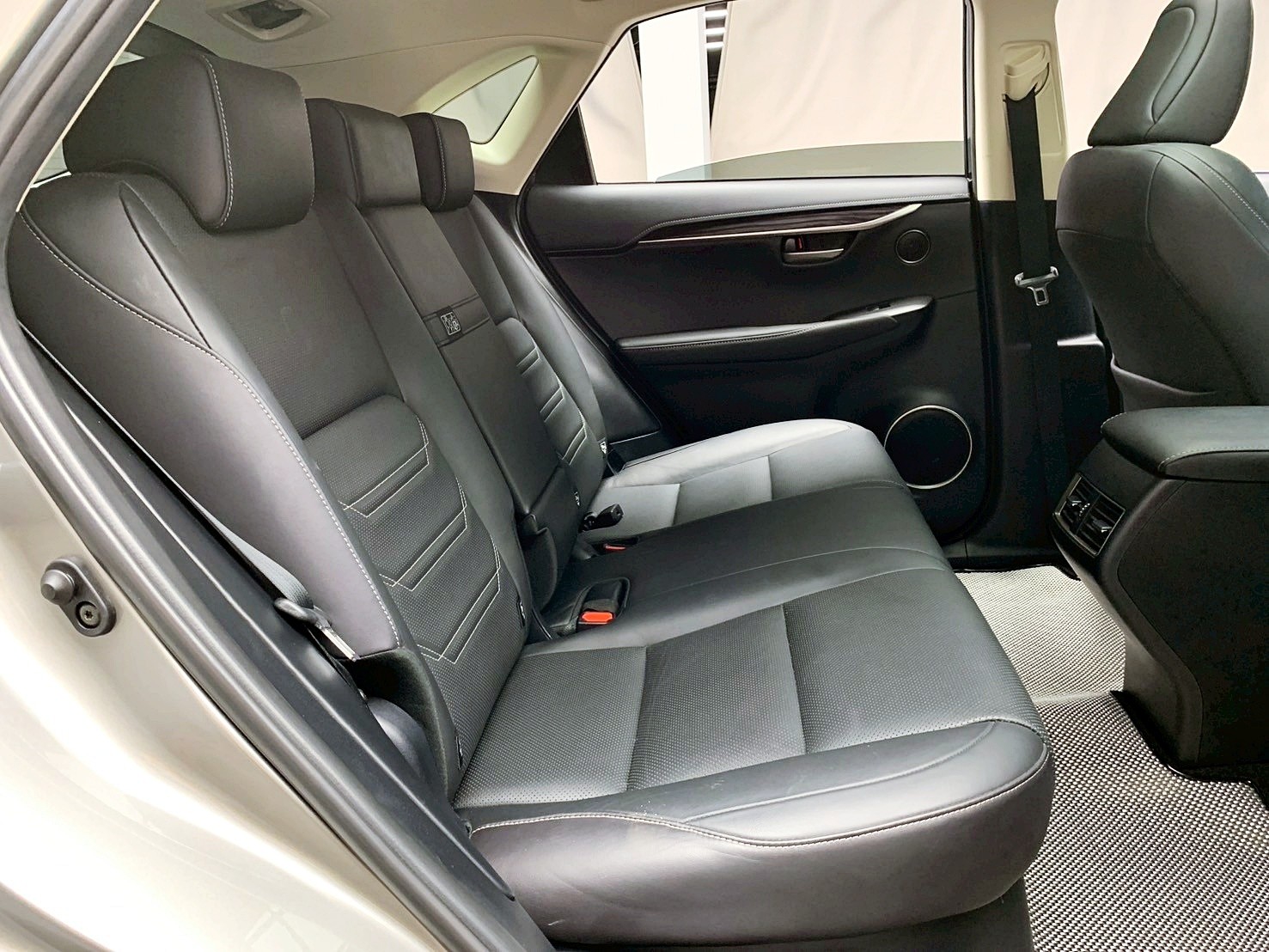 全台到府賞車 2015 Lexus NX200t 頂級版『小李經理』元禾國際車業/中古車/促銷中  第14張相片